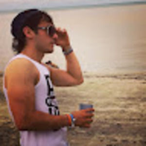 Meet your Posher, Yeyo camilo